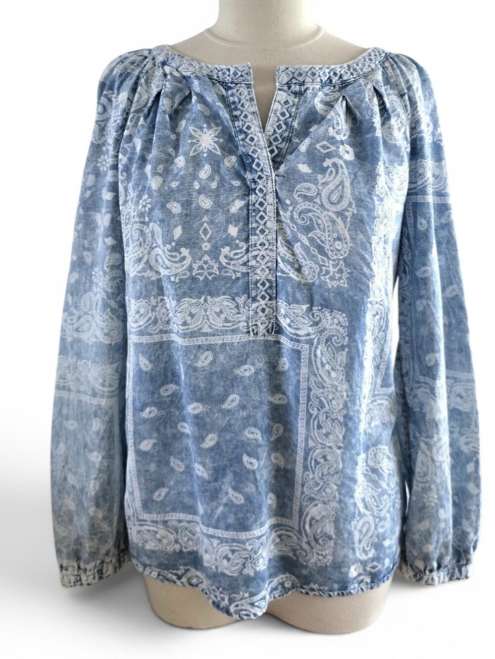Vintage American Blues Lightweight Distressed Denim-Look  Blue Paisley Blouse L